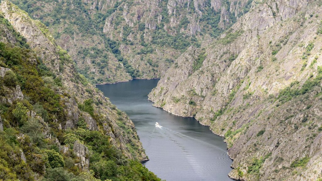 Navegación por el Cañón del Sil